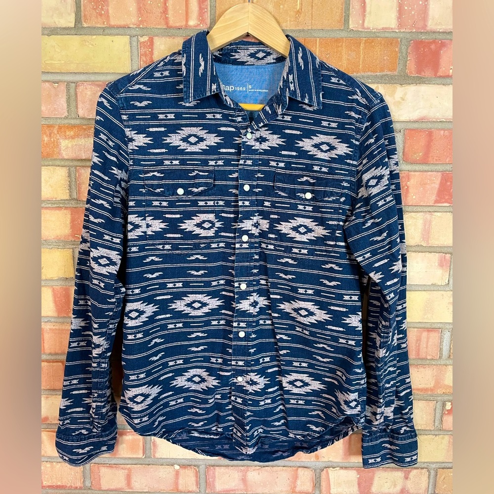 Gap, Levi Strauss, Merona Men’s Lot of Long Sleeved Button Downs